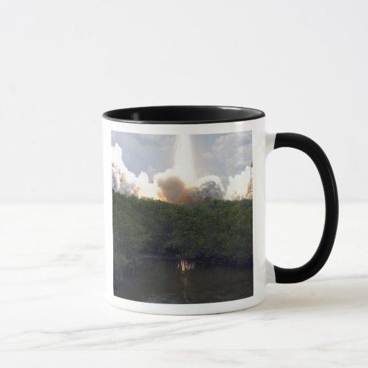 Space Shuttle Atlantis hebt 14 Tasse (Rechts)
