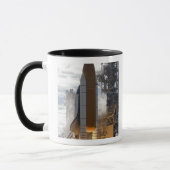 Space Shuttle Atlantis hebt 15 Tasse (Links)