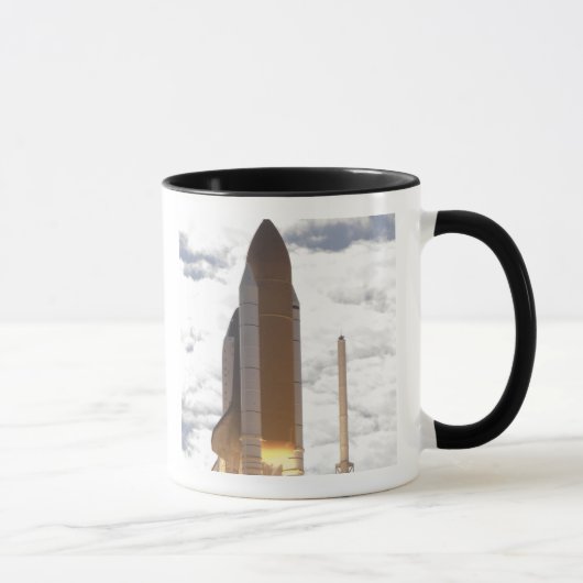 Space Shuttle Atlantis hebt 16 Tasse (Rechts)