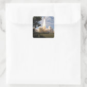 Space Shuttle Atlantis hebt 19 Quadratischer Aufkleber (Tasche)