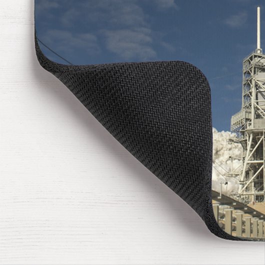 Space Shuttle Atlantis hebt 20 Mousepad (Ecke)