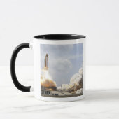 Space Shuttle Atlantis hebt 21 Tasse (Links)