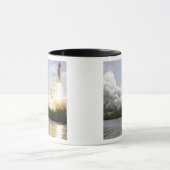 Space Shuttle Atlantis hebt 22 Tasse (Zentrum)