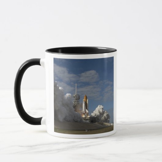 Space Shuttle Atlantis hebt 23 Tasse (Links)