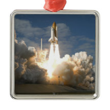 Space Shuttle Atlantis hebt 24