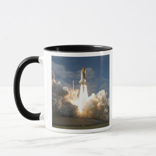 Space Shuttle Atlantis hebt 24 Tasse (Links)