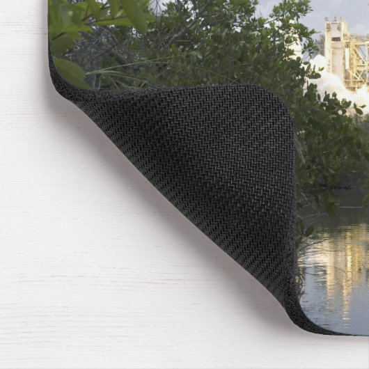 Space Shuttle Atlantis hebt 25 Mousepad (Ecke)