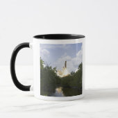Space Shuttle Atlantis hebt 25 Tasse (Links)