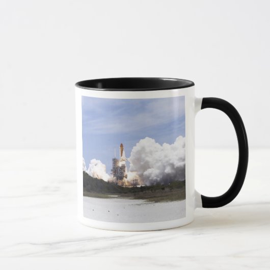 Space Shuttle Atlantis hebt 27 Tasse (Rechts)