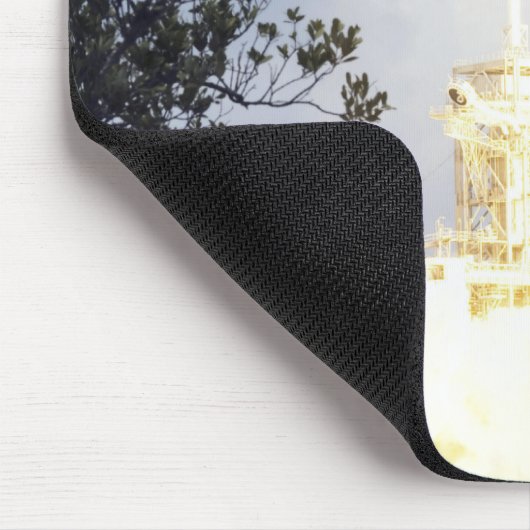 Space Shuttle Atlantis hebt 4 Mousepad (Ecke)