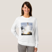 Space Shuttle Atlantis hebt 4 T-Shirt (Vorne ganz)