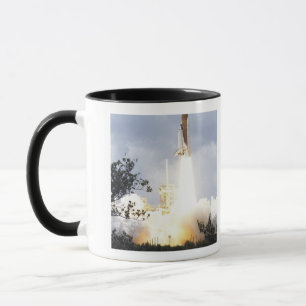 Space Shuttle Atlantis hebt 4 Tasse
