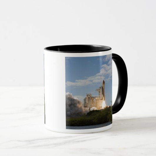 Space Shuttle Atlantis hebt 7 Tasse (VorderseiteRechts)