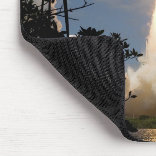 Space Shuttle Atlantis hebt 9 Mousepad (Ecke)
