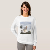 Space Shuttle Atlantis hebt ab 5 T-Shirt (Vorne ganz)