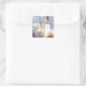 Space Shuttle Atlantis hebt ab Quadratischer Aufkleber (Tasche)