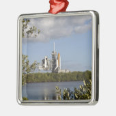 Space Shuttle Atlantis ist bereit Ornament Aus Metall (Links)