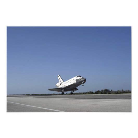 Space Shuttle Atlantis nähert sich Runway 33 Fotodruck (Vorne)
