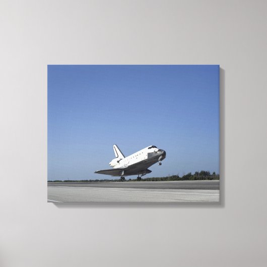 Space Shuttle Atlantis nähert sich Runway 33 Leinwanddruck (Vorderseite)