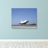 Space Shuttle Atlantis nähert sich Runway 33 Leinwanddruck (Insitu (Holzboden))