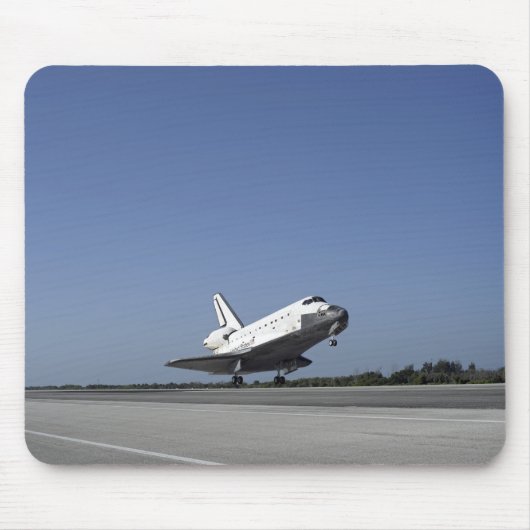 Space Shuttle Atlantis nähert sich Runway 33 Mousepad (Vorne)