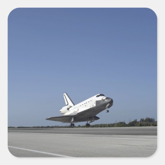 Space Shuttle Atlantis nähert sich Runway 33 Quadratischer Aufkleber (Vorderseite)