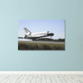 Space Shuttle Atlantis Touchs ab 5 Leinwanddruck (Insitu (Holzboden))