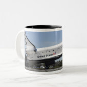 Space Shuttle Atlantis Touchs runter Zweifarbige Tasse (Vorderseite Links)