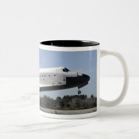 Space Shuttle Atlantis Touchs runter Zweifarbige Tasse (Rechts)