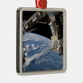 Space Shuttle Atlantis und ein Soyuz-Raumfahrzeug Ornament Aus Metall (Rechts)
