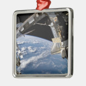 Space Shuttle Atlantis und ein Soyuz-Raumfahrzeug Ornament Aus Metall (Links)