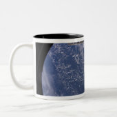 Space Shuttle Discovery 11 Zweifarbige Tasse (Links)