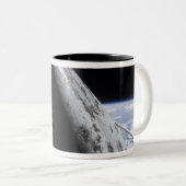 Space Shuttle Discovery 14 Zweifarbige Tasse (VorderseiteRechts)