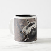 Space Shuttle Discovery 15 Zweifarbige Tasse (Vorderseite Links)
