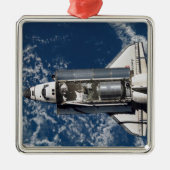 Space Shuttle Discovery 16 Ornament Aus Metall (Vorne)