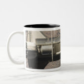 Space Shuttle Discovery 4 Zweifarbige Tasse (Links)
