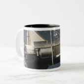 Space Shuttle Discovery 5 Zweifarbige Tasse (Vorderseite Links)