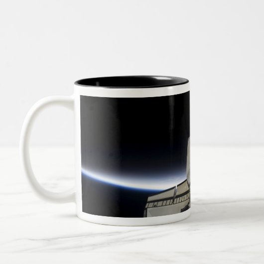 Space Shuttle Discovery 6 Zweifarbige Tasse (Links)