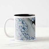 Space Shuttle Discovery 8 Zweifarbige Tasse (Links)