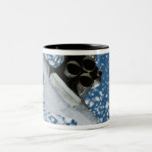 Space Shuttle Discovery 8 Zweifarbige Tasse (Mittel)