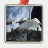 Space Shuttle Discovery 9 Ornament Aus Metall (Vorne)