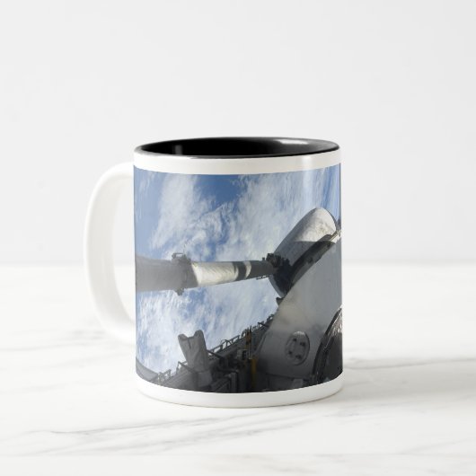Space Shuttle Discovery 9 Zweifarbige Tasse (Vorderseite Links)