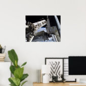 Space Shuttle Discovery angedockt mit ISS (STS-114 Poster (Heimbüro)