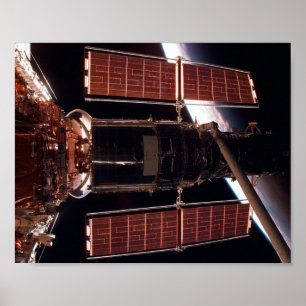 Space Shuttle Discovery dotiert mit Hubble Poster