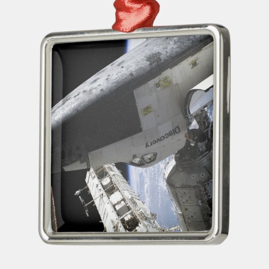 Space Shuttle Discovery dotiert Silbernes Ornament (Links)