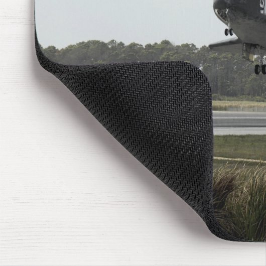 Space Shuttle Discovery geht Landung an Mousepad (Ecke)