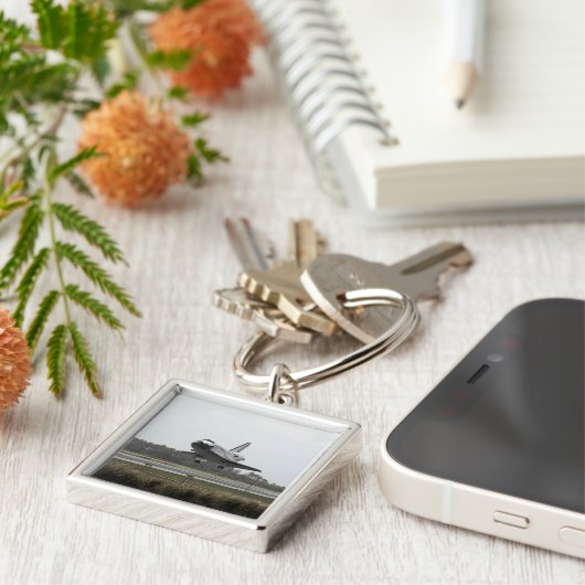 Space Shuttle Discovery geht Landung an Schlüsselanhänger (Seite)