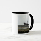 Space Shuttle Discovery geht Landung an Tasse (VorderseiteRechts)