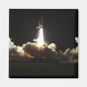 Space Shuttle Discovery hebt ab Magnet