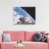 Space Shuttle Discovery im Hintergrund Leinwanddruck (Insitu (Wohnzimmer))